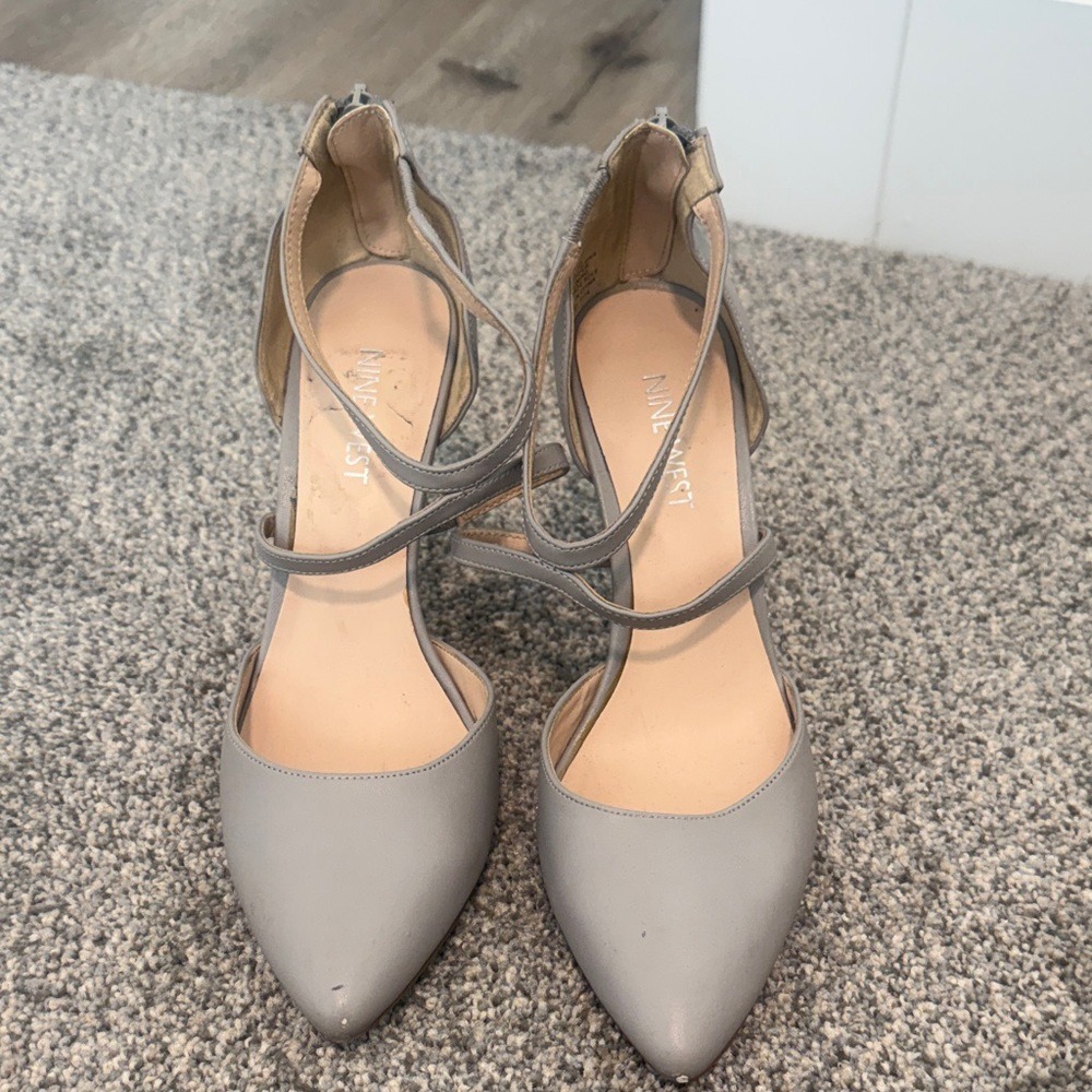Nine West‎ Gray Pointed Toe Crisscross Strap Heels